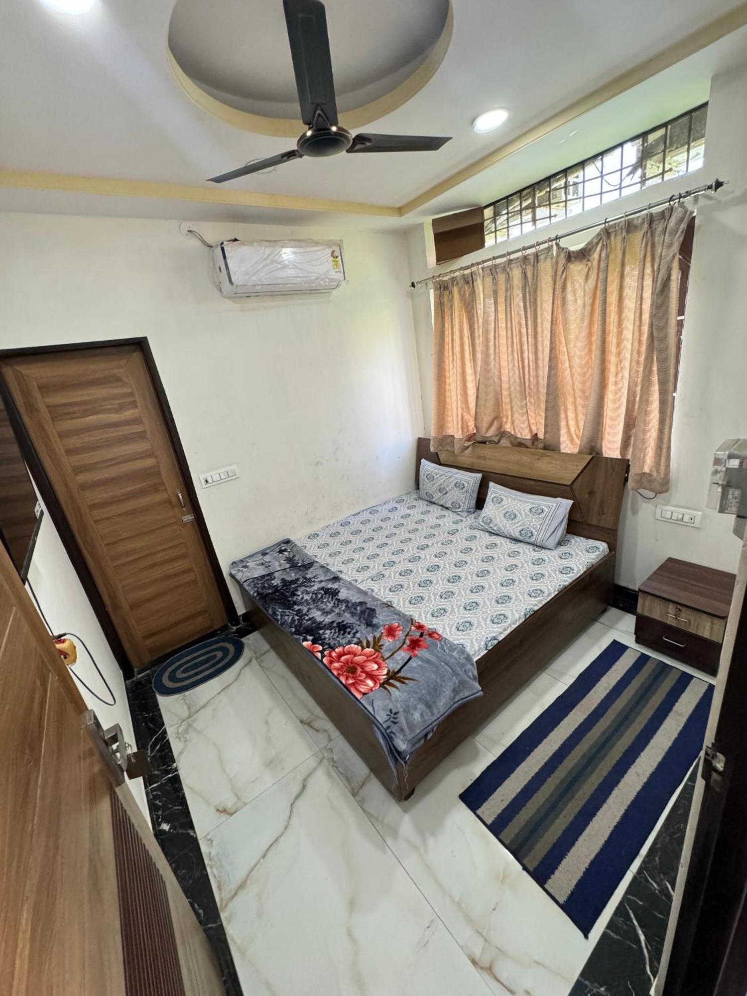Guest house Narayanam Royal *